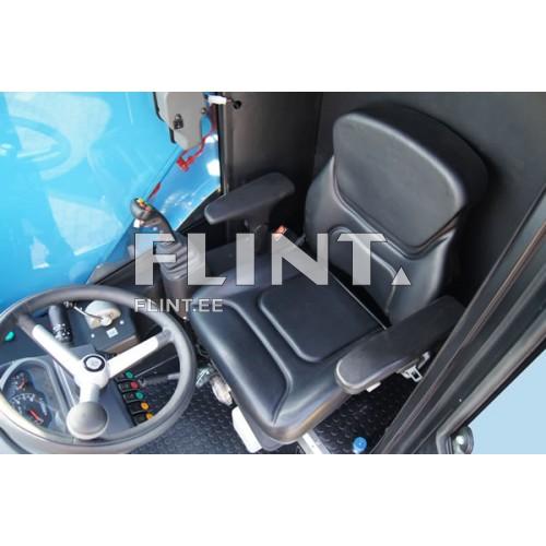 Iseliikuv söödamikser Himel