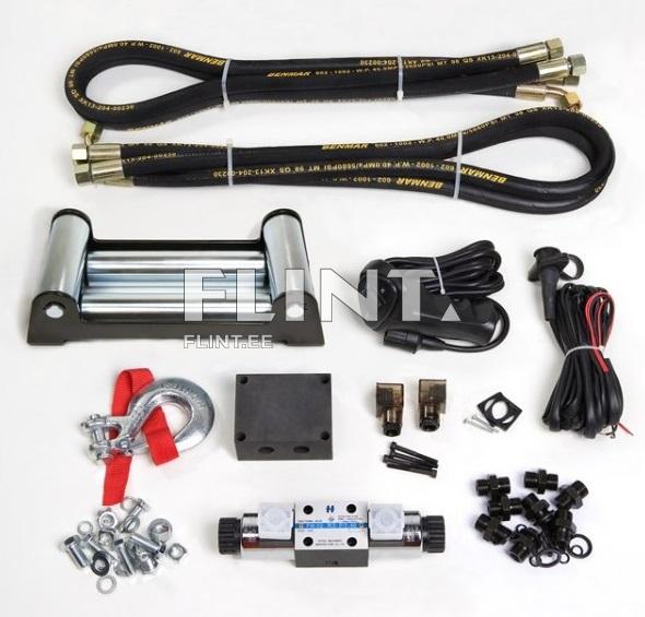 Pildil on erinevad auto rehvi tõstmiseks ja paigaldamiseks vajalikud osad. Ülal on kaks musta voolikut, millel on metallist kinnitused. All on metall- ja plastkomponendid, sealhulgas rihmadega kinnitus, ketas, klambrid ja erinevad kinnitusdetailid.