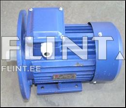 Sinine mootormootor, millel on silindriline korpus ja horisontaalne väljund.