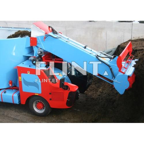 Iseliikuv söödamikser Himel