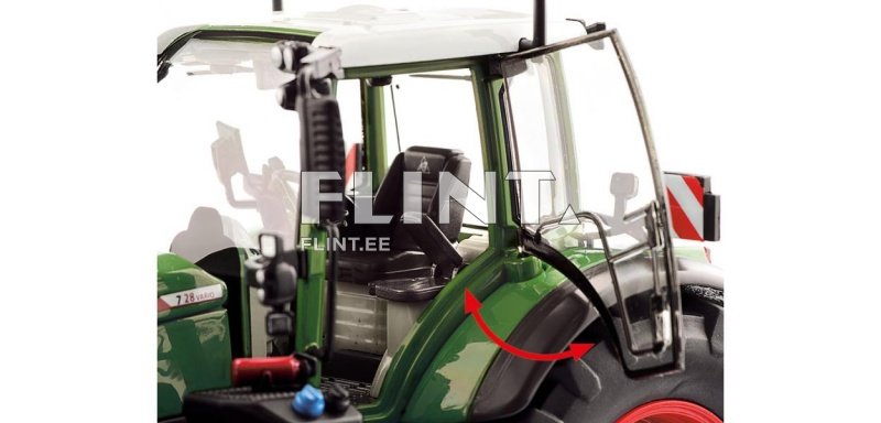 Roheline traktor, millel on avatud uksega kabiin. Kabiinis on must iste ja juhtimisseade. Klaasukse avas on punane nool, mis näitab selle liikumist.