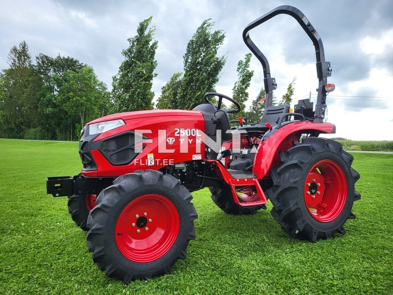 Traktor TYM 2500