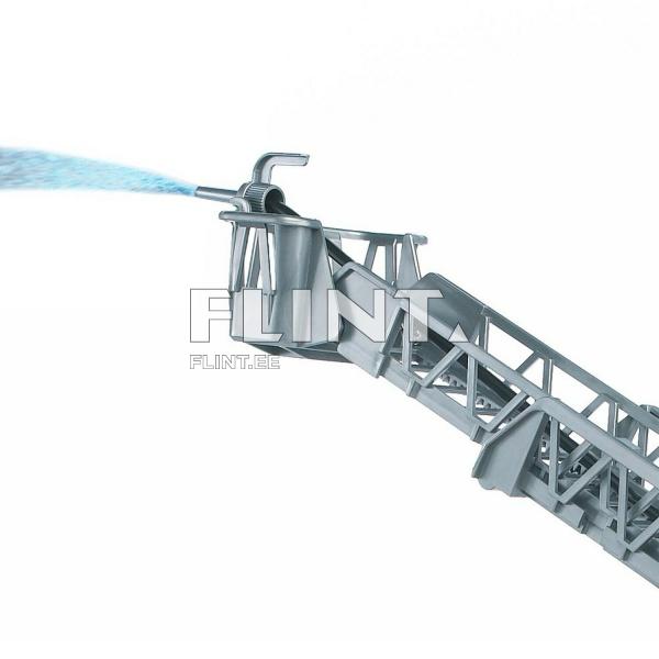 Halli veepump, millel on pikk toru ja küljes eriotstarbeline düüs. Veepump suunab vee voolu.